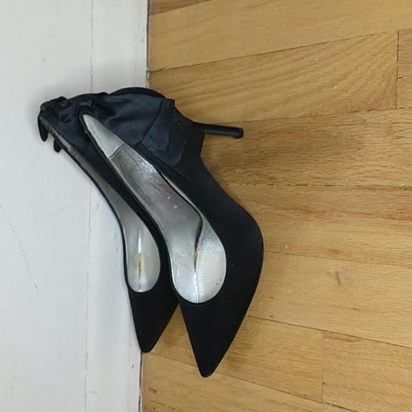 Nina Shoes - Nina "Quenna" black pumps with bow in the back